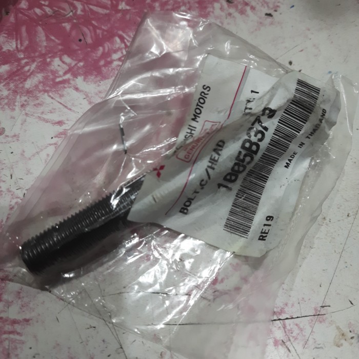 Pajero sport triton 2500cc kb4 น๊อตฝาสูบ อะไหล่แท้