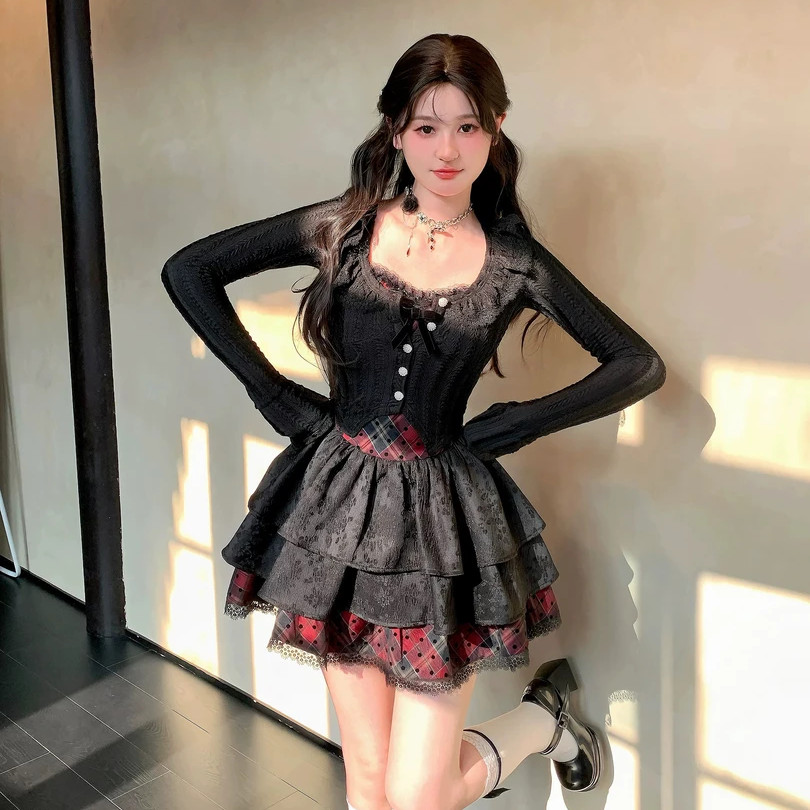 ใส่พร้อมสต็อกสีดําสีแดงลายสก๊อตลูกไม้คาร์ดิแกนโบว์ปุยชุดสลิงชุดสองชิ้น