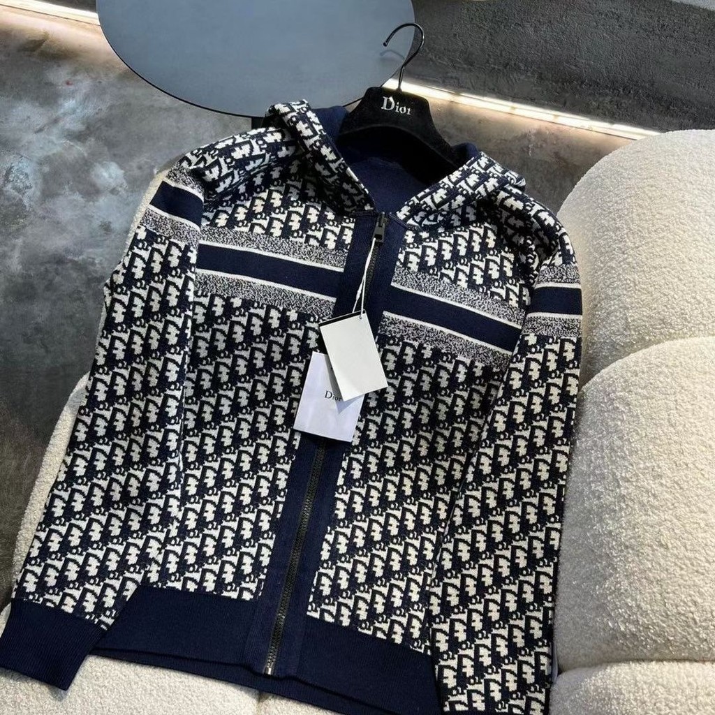 เวอร์ชั่นเกาหลีสุภาพสตรีแฟชั่นถักด้านบน ผ้าแจ็คการ์ด จดหมายซิปคลุมด้วยผ้าคาร์ดิแกนเสื้อกันหนาวพร้อมสต็อก - รูปที่ 4