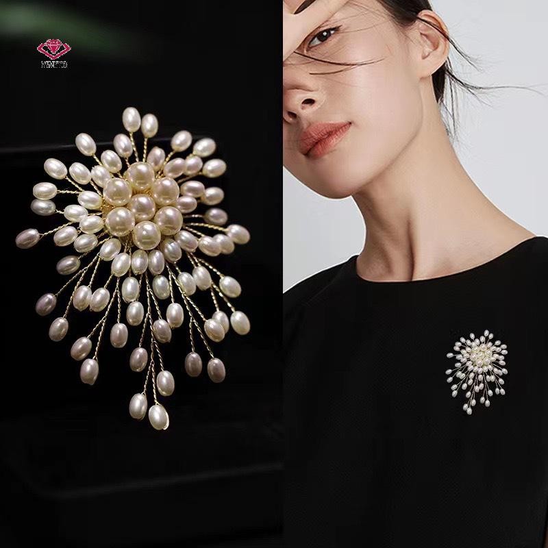 Hwetr Elegant Pearl ดอกไม้เข็มกลัด Pin Badge สําหรับผู้หญิงสาวเสื้อผ้าแฟชั่นตกแต่งเครื่องประดับของขวัญใหม่