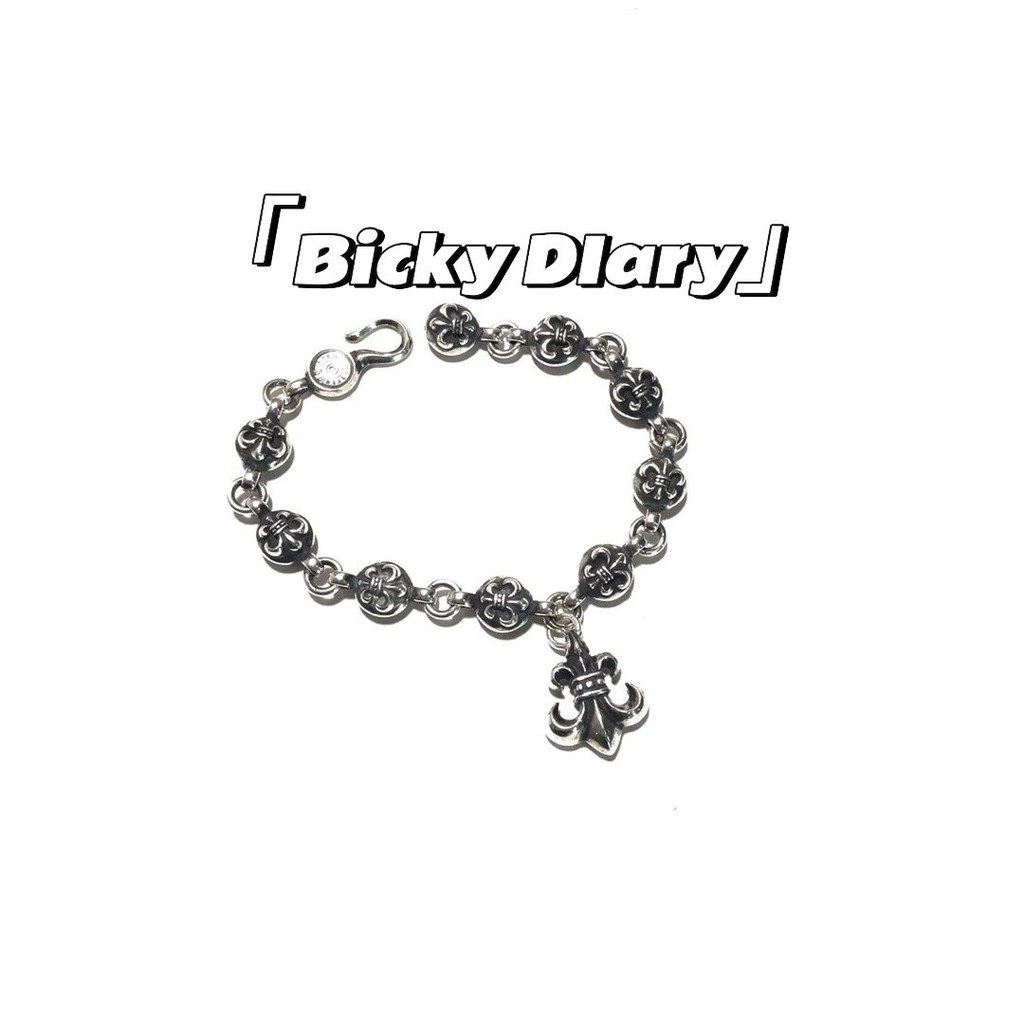 สร้อยข้อมือดอกไม้ Chrome Hearts Scout