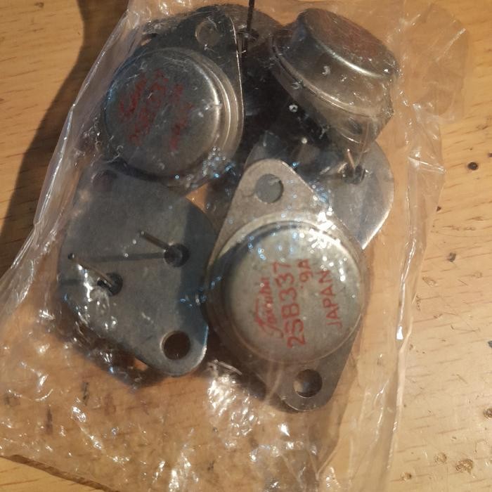 MERAH ทรานซิสเตอร์ส่วน 2SB337 2SB 337 B337 B 337 PNP Toshiba สีแดงสําหรับ Power TOA อุปกรณ์ไฟฟ้า