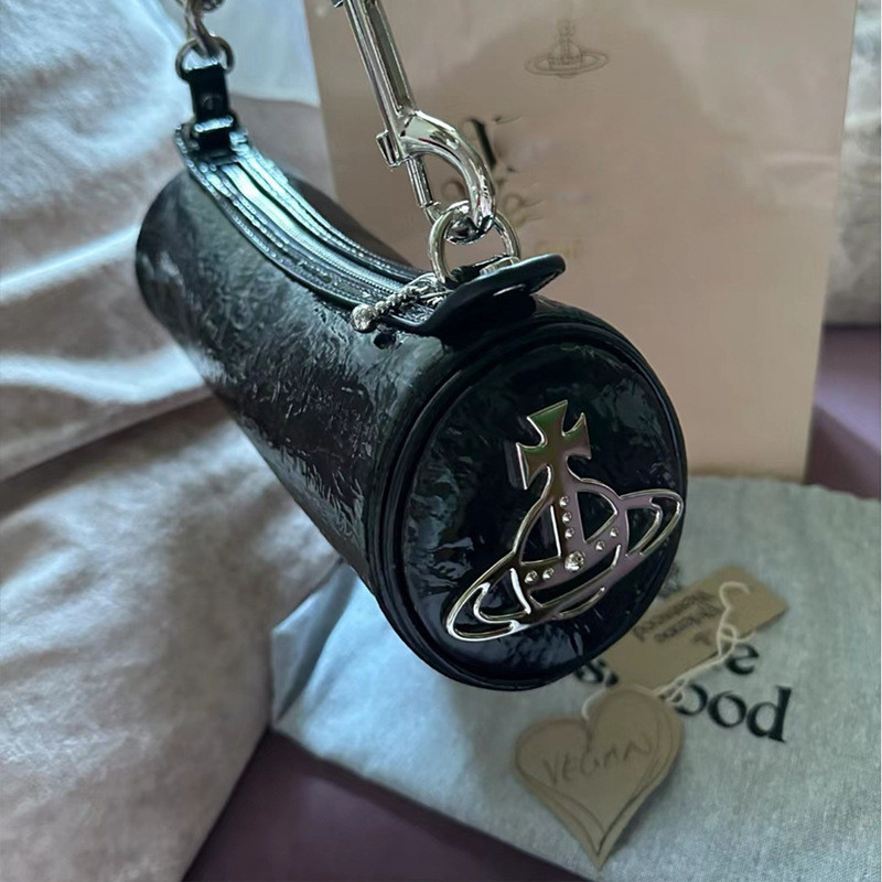 Vivienne Westwood Saturn กระเป๋ากระบอกแตกโซ่หนา Cindy กระเป๋าถือไหล่เดียวใต้วงแขนกระเป๋าบาแกตต์