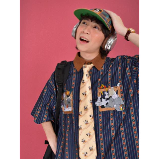 SUIKONE ซุยโคเนะ ญี่ปุ่นย้อนยุคการ์ตูนปักแนวตั้งลายเสื้อแขนสั้นฤดูร้อนผู้ชายและผู้หญิงเสื้อลําลองหลวม