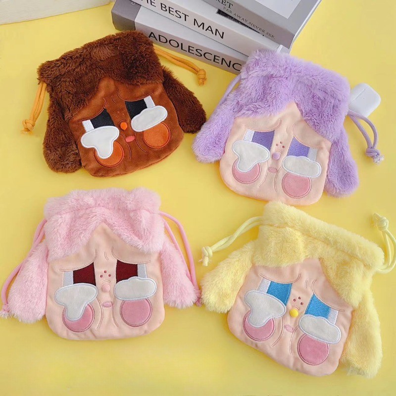 น่ารัก Crybaby กระเป๋าเครื่องสําอางขนาดใหญ่ความจุ Crybaby Plush กระเป๋าเก็บ Kawaii กระเป๋าเครื่องสําอางบรรจุอุปกรณ์