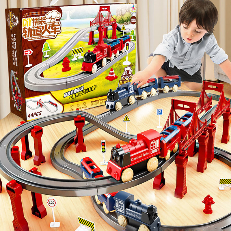 รางรถไฟของเล่น รถไฟจําลองไฟฟ้า รถไฟขนาดเล็กพร้อมราง การจําลองของเล่นเพื่อ ของเล่นสําหรับเด็กผู้ชาย