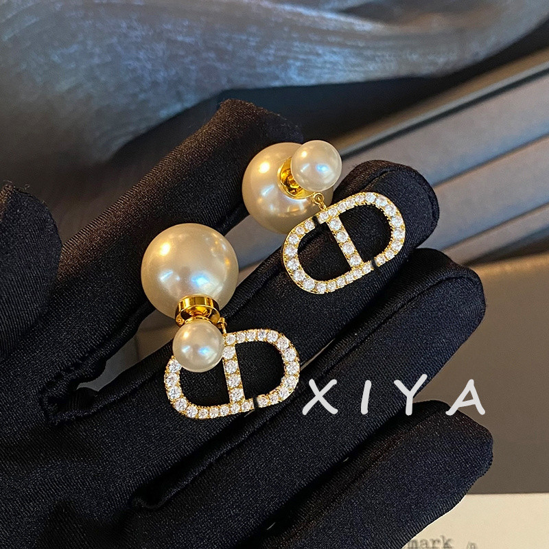 Xiya Diamond CD Letter Pearl ต่างหูแฟชั่นต่างหูมุกที่สวยงาม