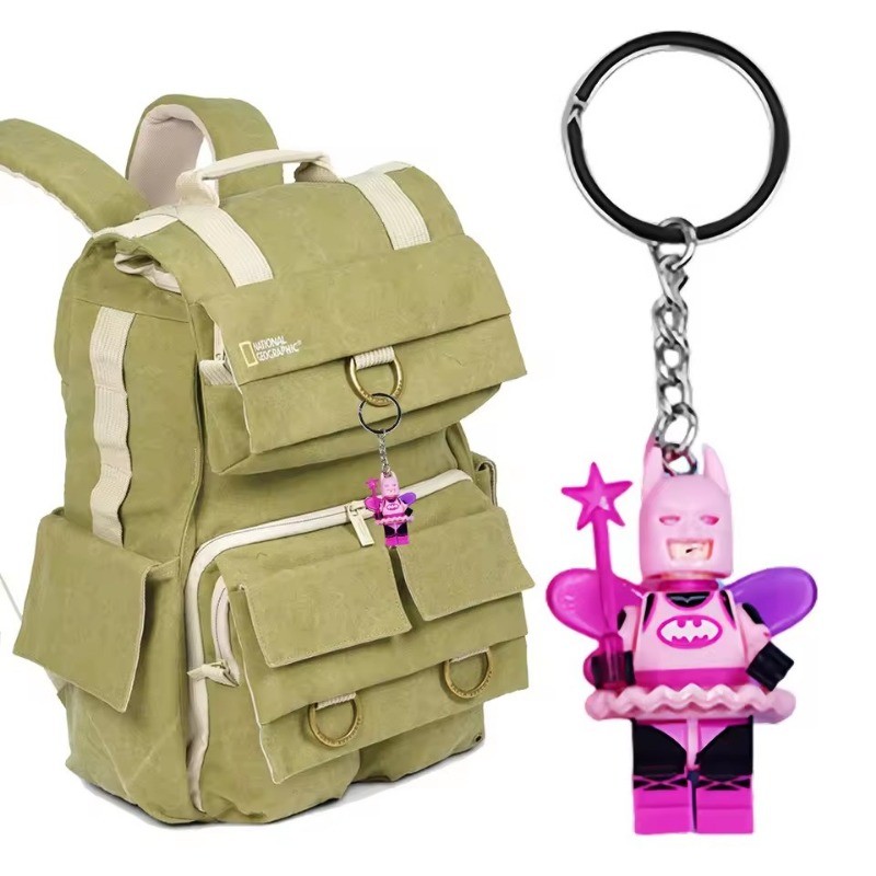 Fairy Tale Batman พวงกุญแจการ์ตูนอะนิเมะบล็อกตุ๊กตาภาพยนตร์ Periphery พวงกุญแจกระเป๋าแฟชั่นอุปกรณ์ตกแต่งภายในรถยนต์ - รูปที่ 3