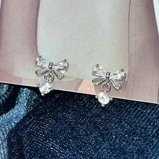 Jinjoo✨-S925-ต่างหูโบว์ รุ่น Crystal Bow Drop Earrings ดีไซน์น่ารัก (แป้นทับ925+แป้นจุกยาง) รหัส A22