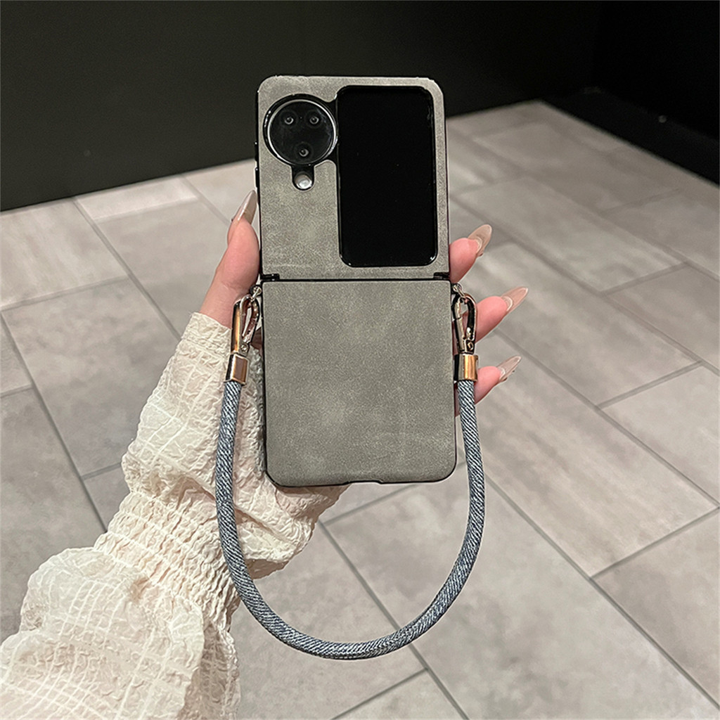 เคสโทรศัพท์สีทึบหรูหราเรียบง่ายพร้อมสายรัดป้องกันได้สําหรับ OPPO Find N3 Flip N3Flip ฝาหลังกันกระแทกพร้อมเชือก ราคา ถูกที่สุด ดีลบีเคเค แกลเลอรีภาพที่ 3