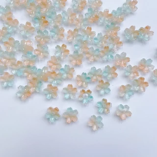 50ชิ้น แก้วสีสามมิติหลุมกลางไล่โทนสีดอกซากุระลูกปัด ทําเอง สร้อยข้อมือต่างหูวัสดุประสานเสียงอุปกรณ์เสริมลูกปัด