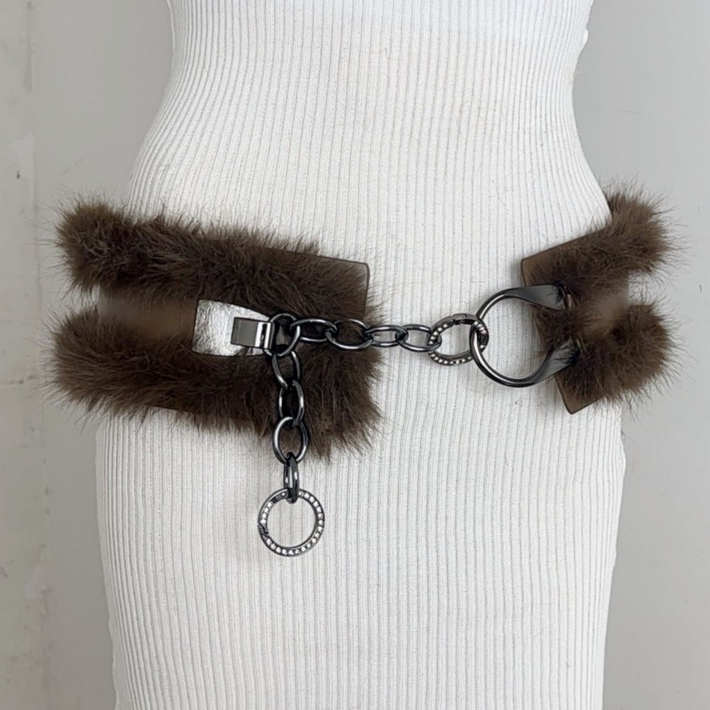 2025 Furry Rhinestone เอวโซ่ เข็มขัดกว้างปรับหัวเข็มขัด Y2k เงาประกาย millennium hot girl light asia