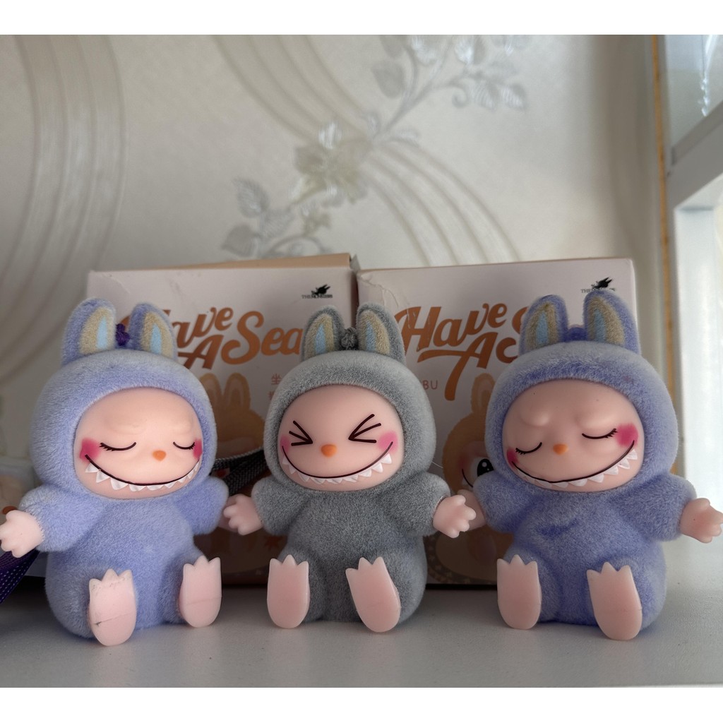 ตุ๊กตาลาบูบู ตุ๊กตาน่ารัก แห่กันขนาด 10 ซม ของเล่นมาการองรุ่นที่สอง