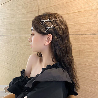 ในไทย-พร้อมส่ง✨อารมณ์คลิปผม Minimalist ข้าม Rhinestone เรียบคลิปขอบสาวคลิปด้านบนคลิปผมหญิง-Move