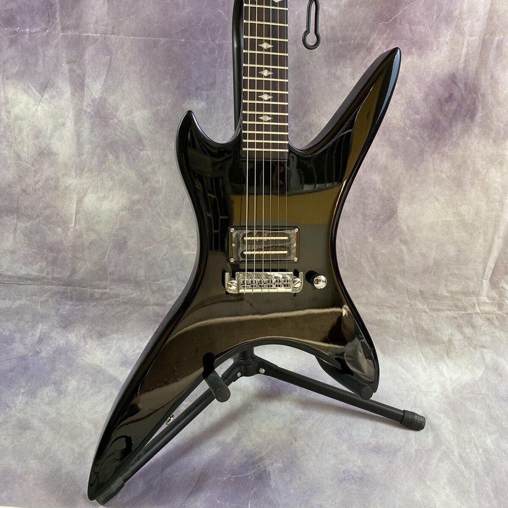 Bc Rich CHUCK กีตาร์ไฟฟ้าสีดํากีตาร์มืออาชีพ