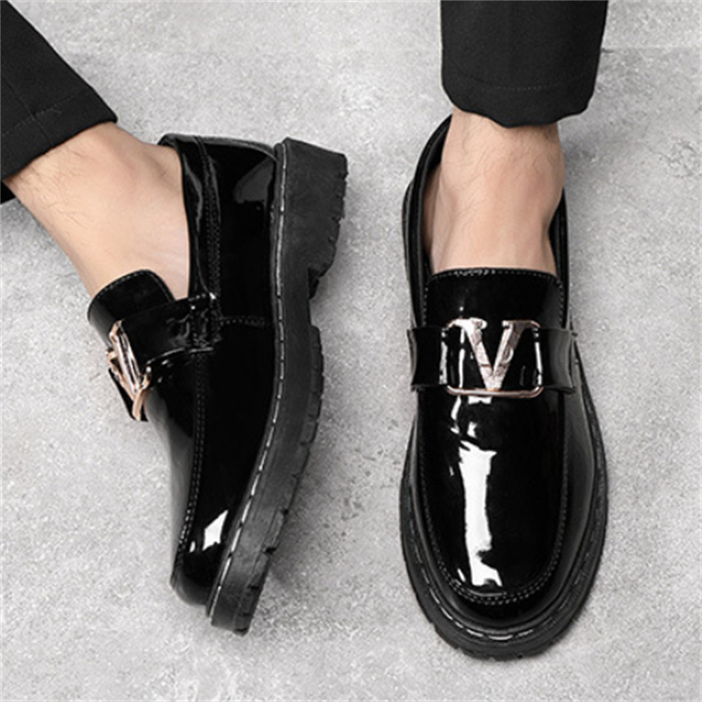 ไซส์ 39-44 รองเท้า Le Fu รองเท้าหนังลําลองผู้ชายแบบสวมรองเท้าส้นแบนสูทสีดํา