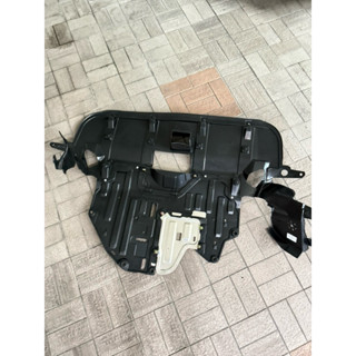 พลาสติกใต้เครื่อง Honda crv g4 ปี2012-2017 มีแผ่นหน้าและใต้เ…