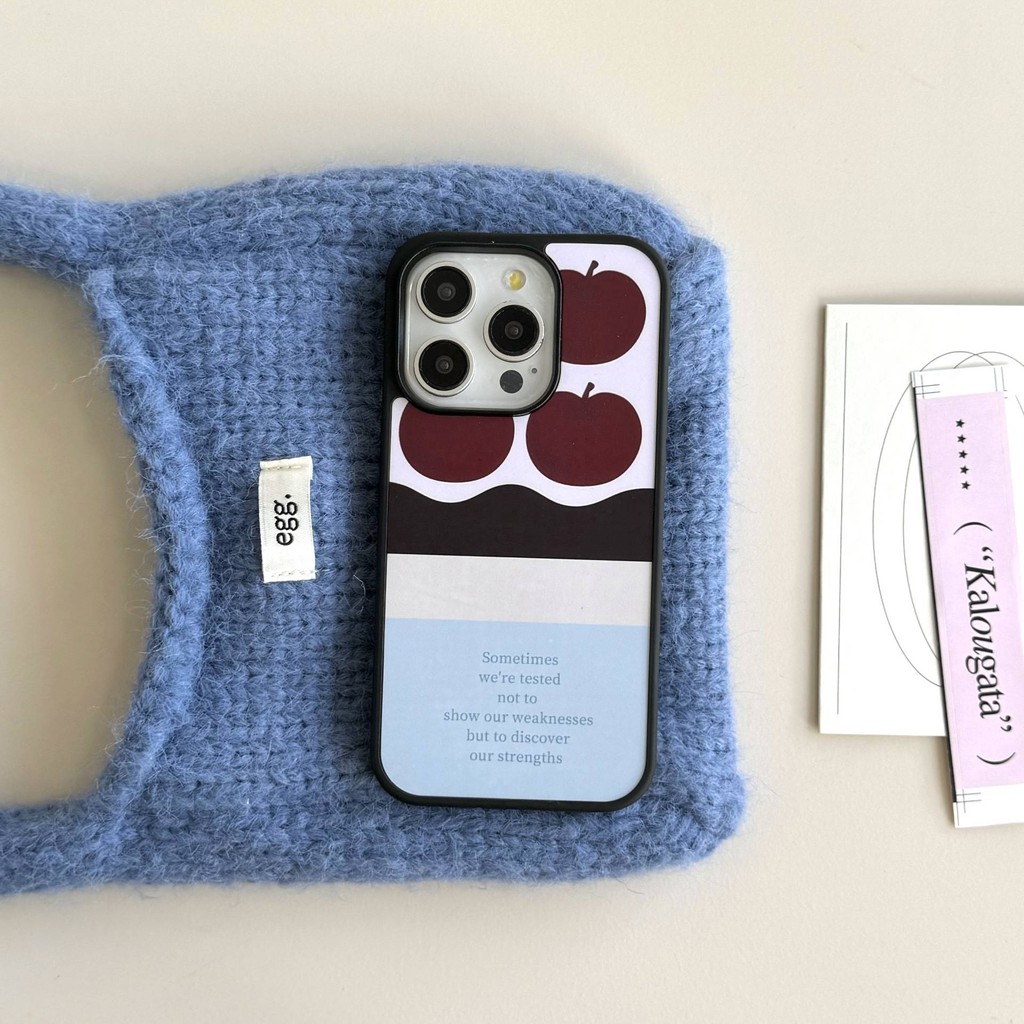 เคสโทรศัพท์ iPhone เคส สามลูกแอปเปิ้ล แบ่งออกเป็น iPhone 16 15 14 13 Pro Max ฝีมือฟิล์ม เก็บงานประณีต วัสดุพอลิคาร์บอเนต ป้องกันรอยและสี ไม่ซีด ไม่เหลือง