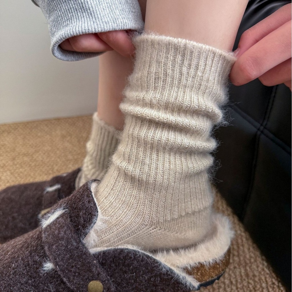 Winter Merad Brown Series Simple All-Match หนาแคชเมียร์ถุงเท้ากลางหลอดผู้หญิง