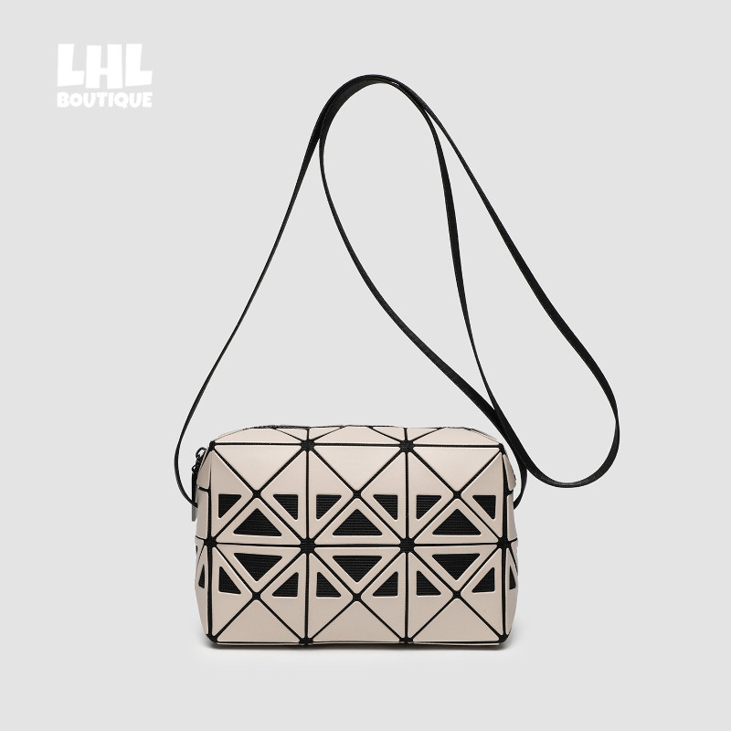 LHL BOUTIQUE รูปทรงเรขาคณิตรูปสี่เหลี่ยมขนมเปียกปูน Cupid Hollow Small Square Box Bag กระเป๋าสะพายไหล่สะพายข้างแมทช์ลุคง่าย
