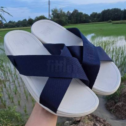 รองเท้าเพื่อสุขภาพ Fitflop ผู้ชาย Size 40-44 มาไหม่ พื้นนุ่มสายสลิงปั้มใส่ทนทานไม่ขาดง่าย ใส่สบายมาก