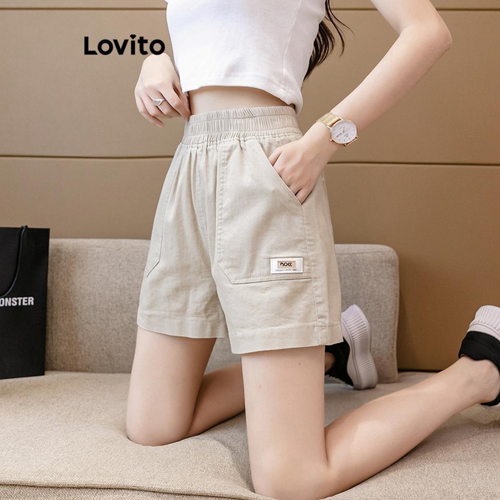 Lovito กางเกงขาสั้นผู้หญิง ลายตัวอักษร มีกระเป๋า สไตล์ลำลอง LNE43585