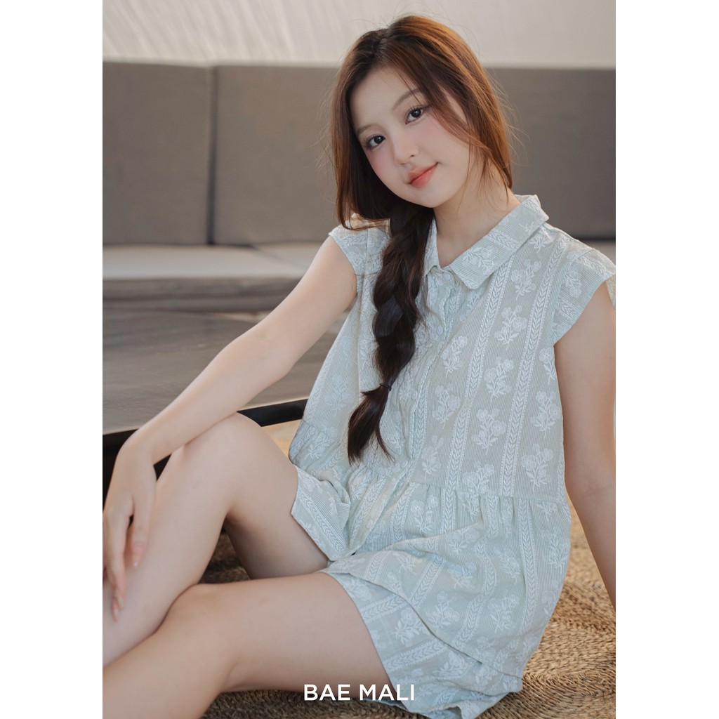 BAE MALI - SP808 ชุดกางเกงขาสั้นและคอเต่าลายดอกไม้สีฟ้า