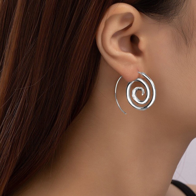 ผู้หญิง Chic Circular Hollow Spiral Hoop ต่างหูแฟชั่นเงิน Hypoallergenic ต่างหูสําหรับทุกวัน Party Vacation เครื่องประดับอุปกรณ์เสริม