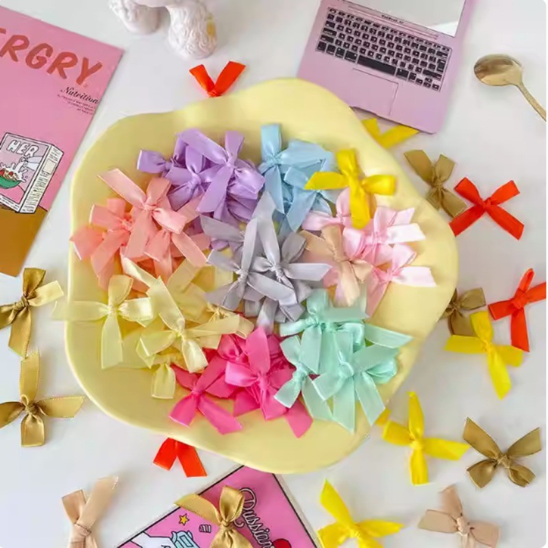 50ชิ้น/เซ็ต ที่มีสีสันสําเร็จรูป1เซนติเมตรโบว์น่ารักริบบิ้นสาวทําเองกิ๊บ/บัญชีพระวันเกิดขนมปลั๊กอินตกแต่ง