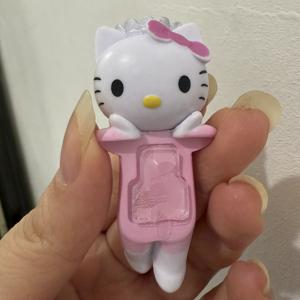 1 ชิ้นสุ่ม Hello KITTY HIPPERS series สามารถติดกาวเพื่อวัตถุในชีวิตประจําวัน อุปกรณ์เสริมโทรศัพท์มือถือน่ารัก