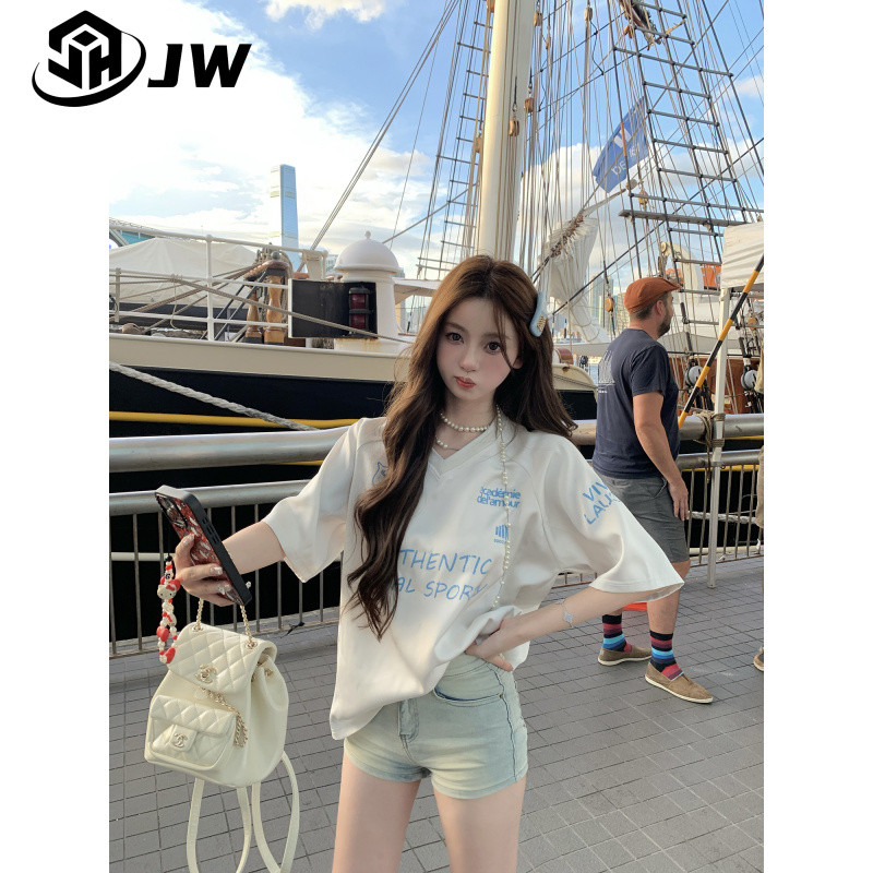 2025 เทรนด์ใหม่ สบาย สีมุก สำหรับสาวๆ แบบบล็อกสี ย้อนยุค สบายๆ หลวม สบาย ระบายอากาศได้ดี แขนสั้นหวาน