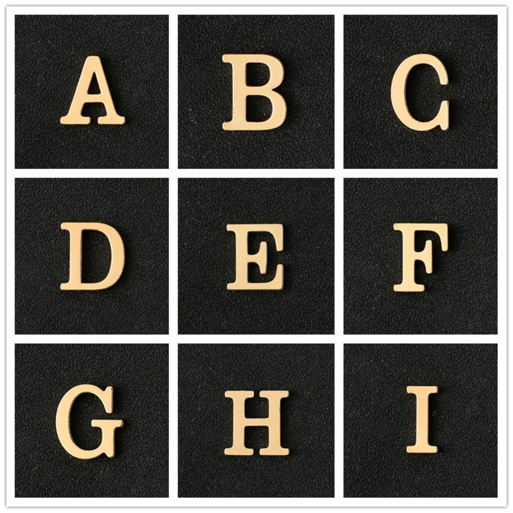 1 ชิ้นทองแดงทองเงินสีดําแฟชั่นผู้ชายอุปกรณ์เสริม 26 ตัวอักษรเข็มกลัดคอ Pin Dadge Letter Surname เข็ม