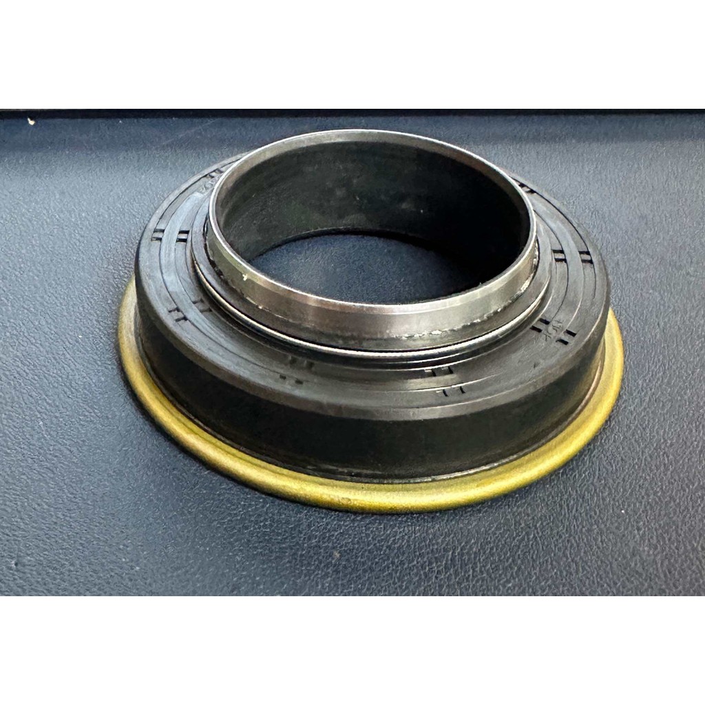 ซีลล้อหลัง อิเซกิ NT540 NT542