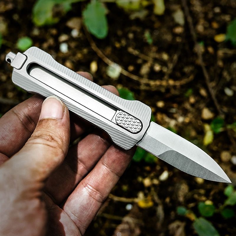 D2 Tactical Knife Titanium Handle Utility Knife Sliding Blade Knife Multi-function Broken Window Esc