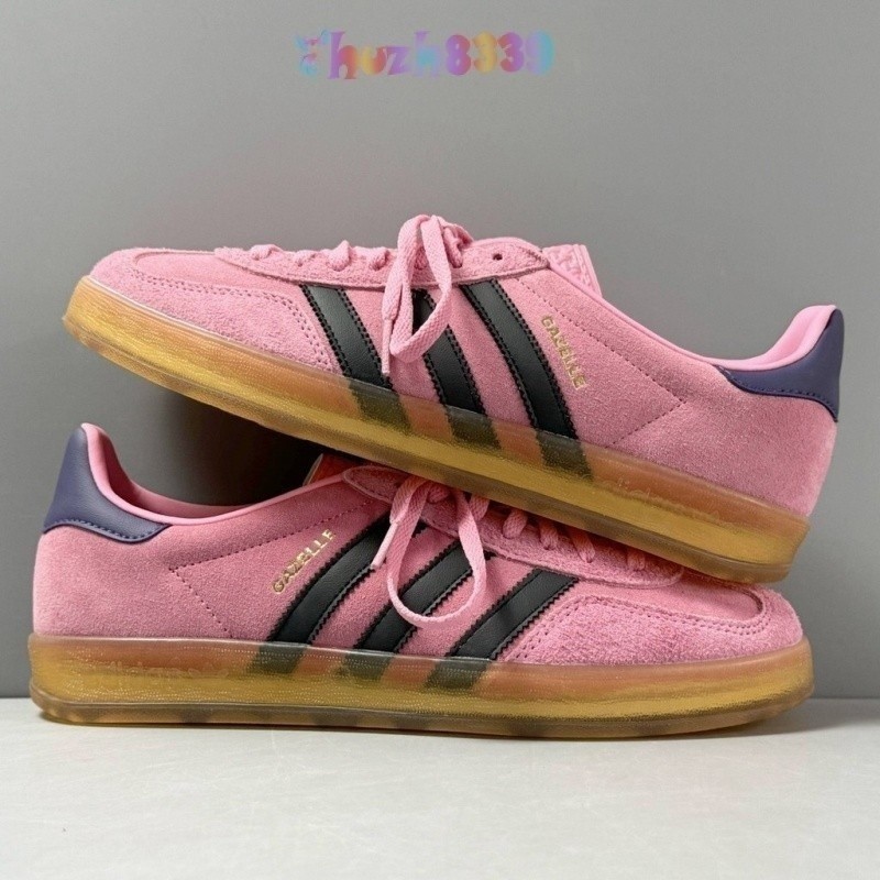 [เกรดต้นฉบับบริสุทธิ์] Gazelle รองเท้าผ้าใบกันลื่นในร่มรองเท้าวิ่งจ๊อกกิ้งกลางแจ้งสีชมพูสีดํา IE7002