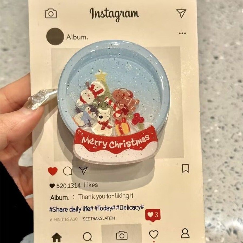 น่ารักการ์ตูน Gingerbread Man ต้นคริสต์มาส Liquid Quicksand โทรศัพท์ Grip Tok Griptok Christmas Stand Holder สําหรับ IPhone 16 พับขี้เกียจเดสก์ท็อปที่วางโทรศัพท์