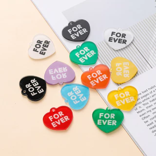 St. kunkka 10 ชิ้นอะคริลิคจี้หัวใจที่มีสีสันภาษาอังกฤษ Forever จี้สําหรับ DIY สร้อยข้อมือสร้อยคอทํา