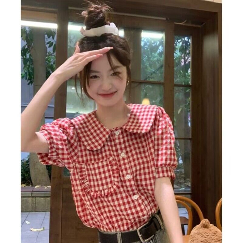 เสื้อเชิ้ตแขนสั้นย้อนยุคฝรั่งเศสผู้หญิงฤดูร้อนสไตล์ใหม่แฟชั่นลดอายุเสื้อตัวเล็กที่สวยงามอารมณ์ที่เรียบง่ายทุกการแข่งขันเสื้อคอปกตุ๊กตา