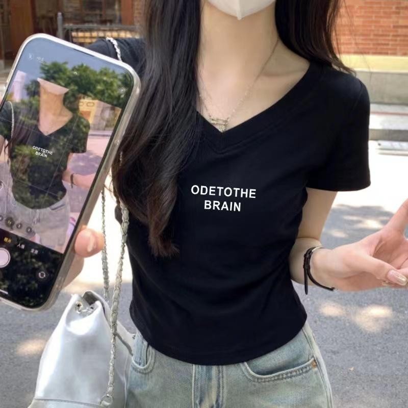 [ส่งตรงจากกรุงเทพ] เสื้อครอปสไตล์เกาหลี เสื้อผู้หญิงฤดูร้อนรุ่นใหม่ เสื้อครอปเอวลอย เสื้อแฟชั่นสมัยใหม่ เสื้อสไตล์หรู