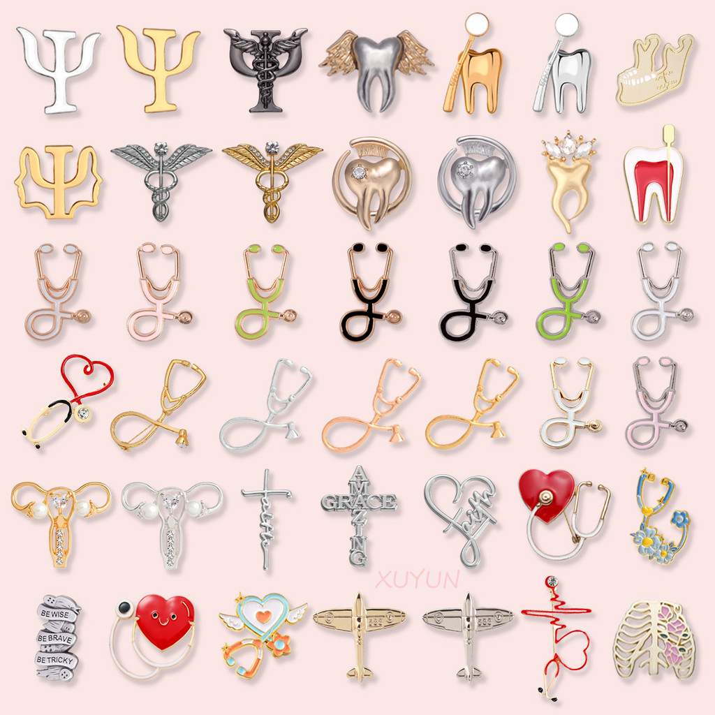 50รูปแบบหูฟังรูปร่างเข็มกลัดหมอทันตแพทย์ทองและเงินเคลือบ เข็มหมุด ออกแบบความรู้สึกกระเป๋าเป้สะพายหลังตราอุปกรณ์เครื่องประดับของขวั