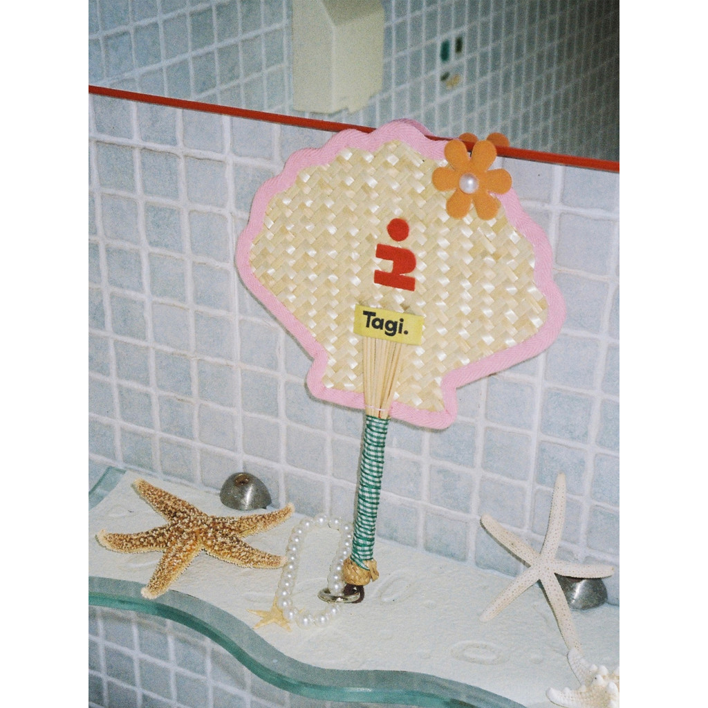 Tagi.  Imagine พัดลมฟางข้าวสาลี Apple