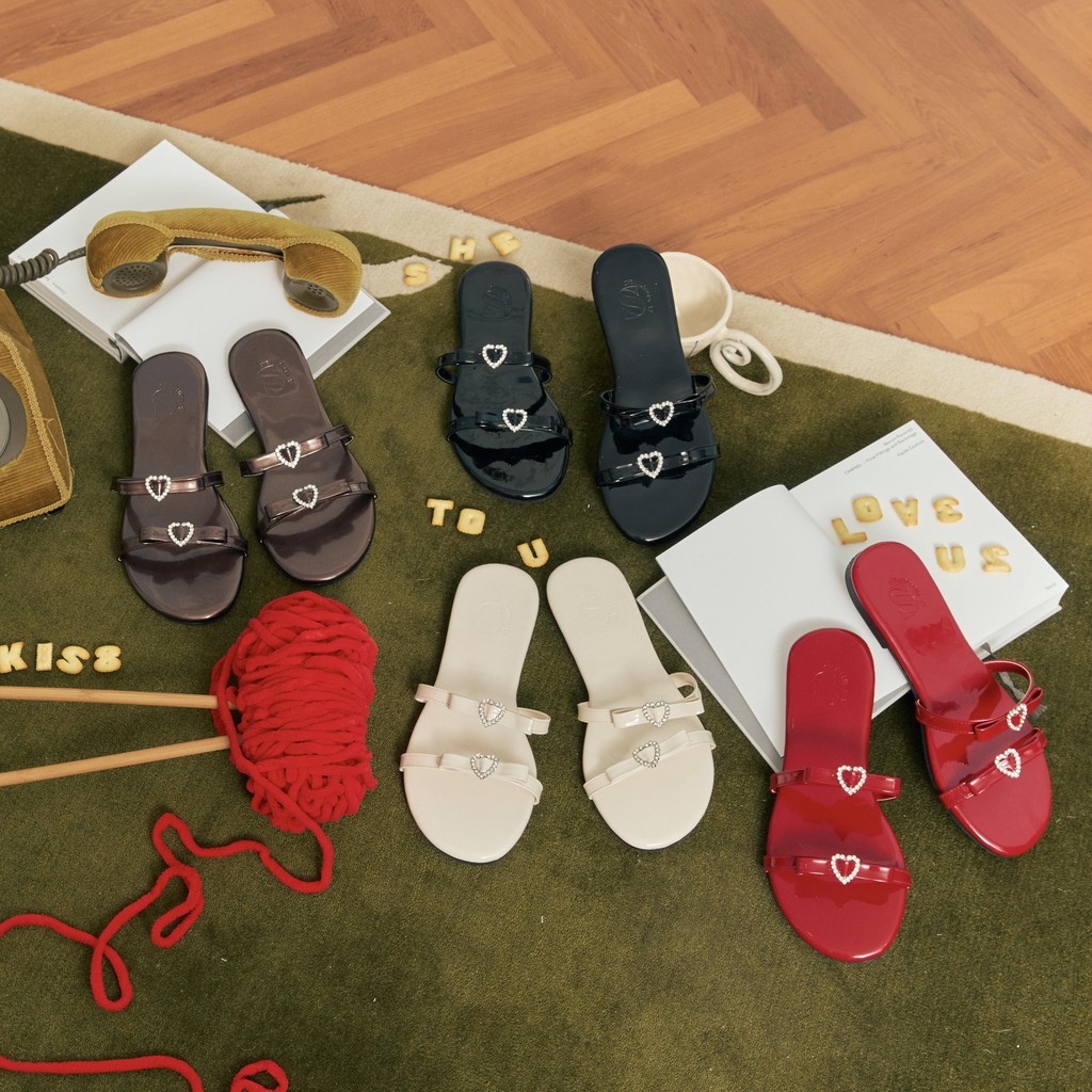 SHEANDSHOES รุ่น Alice รองเท้าแตะสุดคิวท์ [Sz.36-43] แต่งอะไหล่หัวใจเพชร