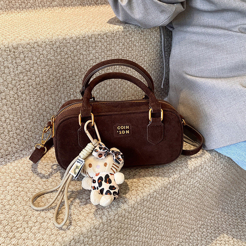 Mousoon แฟชั่นสไตล์เกาหลีพิเศษที่น่าสนใจ Frosted Suede กระเป๋าบอสตันแบบพกพาใหม่สีบริสุทธิ์ทุกการแข่งขันกระเป๋าสะพาย Messenger