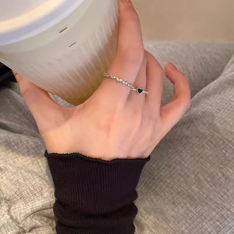 ชุดแหวนลาย Love Motif and Tooth Mee-To Shop 1228