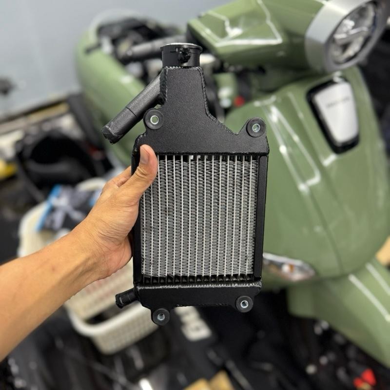 ￼หม้อน้ำอลูมิเนียม NBP หม้อน้ำ Giorno lead pcx160 งานทำสีพาวเดอร์โค้ท ดำเม็ดทราย ตรงกลางเว้น ประกัน 6 เดือน
