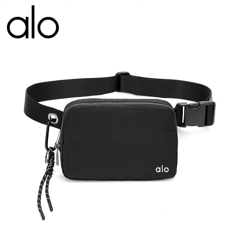Alo yoga กระเป๋าสะพายข้างปรับระดับได้ พร้อมคาร์าบิเนอร์ ดีไซน์มินิมอล สำหรับวิ่ง ออกกำลังกาย และสไตล์อินสตาแกรม