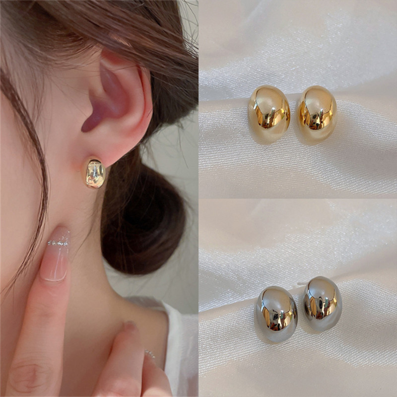Hollow Bean Stud ต่างหูแฟชั่นผู้หญิง C รูปทองเงิน Smooth ต่างหูเครื่องประดับอุปกรณ์เสริม