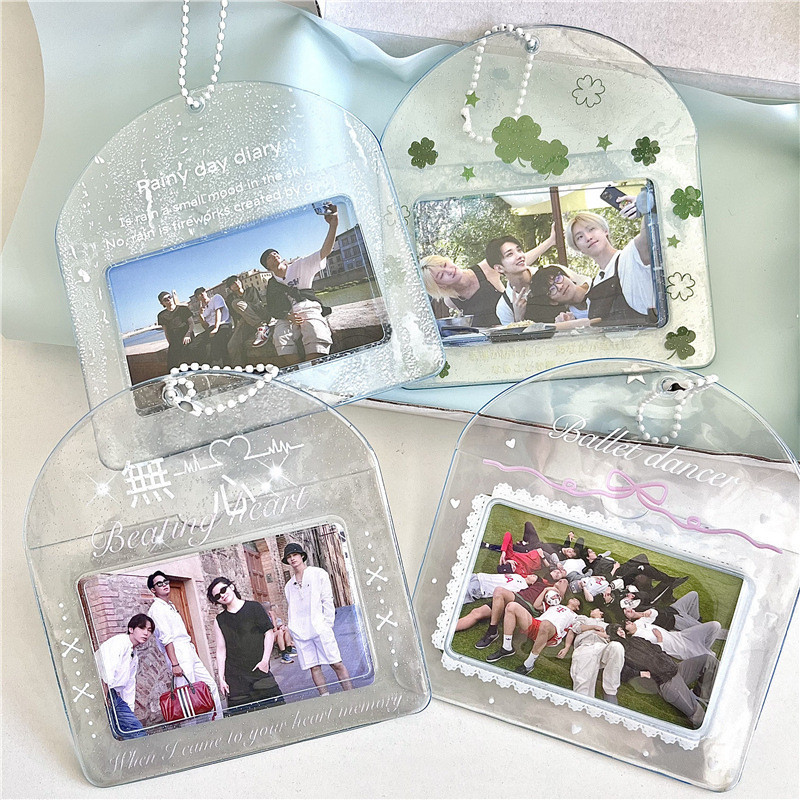 3 นิ้ว/2R โปร่งใส Glitter Four Leaf Clover ผู้ถือบัตร Kpop การ์ดขนาดเล็กป้องกันกรณีโปร่งใสเงา Photocard พวงกุญแจ Idol Photo ผู้ถือสําหรับสาว