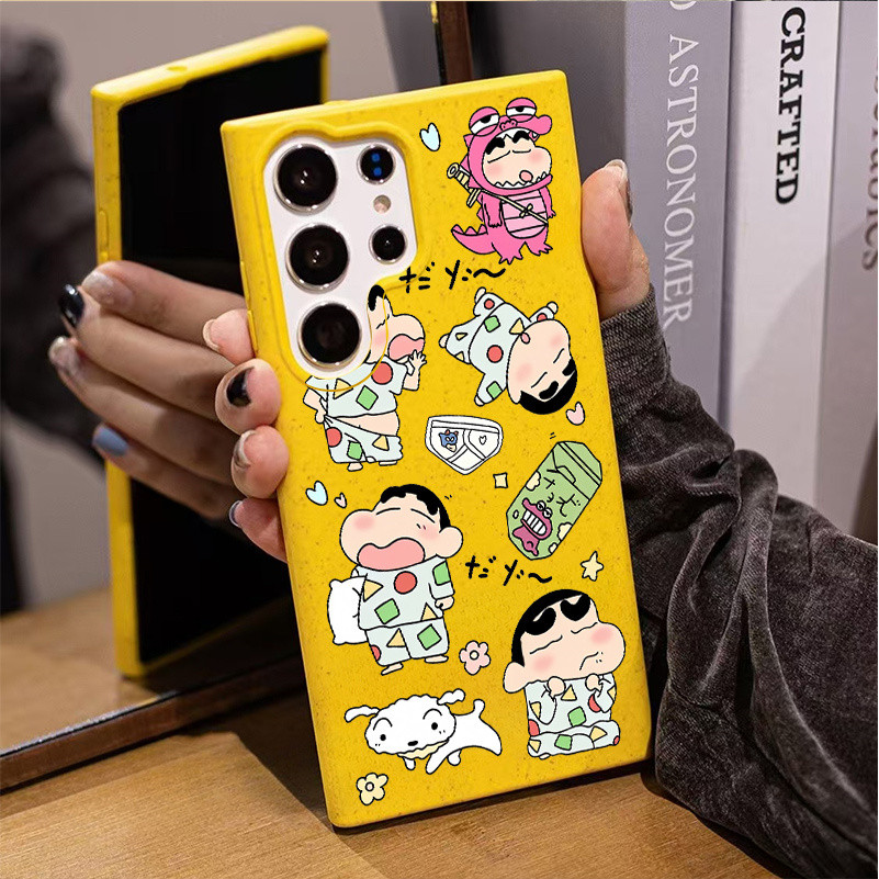 SAMSUNG แฟชั่นการ์ตูนเครยอนชินจังตลกชุดนอนฉลามเป็นมิตรกับสิ่งแวดล้อมข้าวสาลีฟางสําหรับsamsung S25 Ultra S25 Plus S24/S23/S22/S21/S20 FE A12 A13 14 A15 A53 A55 ฝาครอบกันกระแทก
