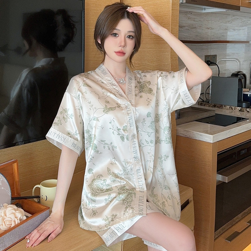 ใหม่สไตล์คอวีชุดนอนผ้าไหมน้ําแข็งผู้หญิงฤดูร้อนกางเกงขาสั้นแขนสั้นหลวมสบาย ชุดลําลอง